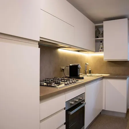 Le Rondini - Courtyard With Balcony & Terrace