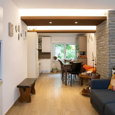 Apartman Le Rondini - Courtyard With Balcony & Terrace *