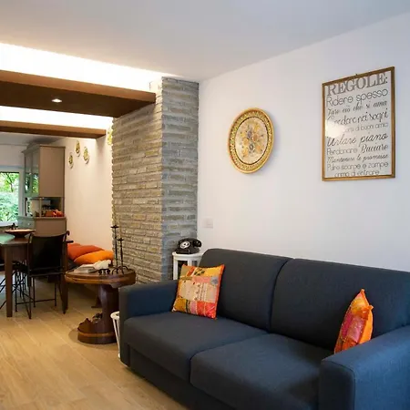 Le Rondini - Courtyard With Balcony & Terrace Apartman