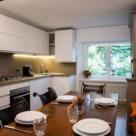 Le Rondini - Courtyard With Balcony & Terrace Appartamento Lesa