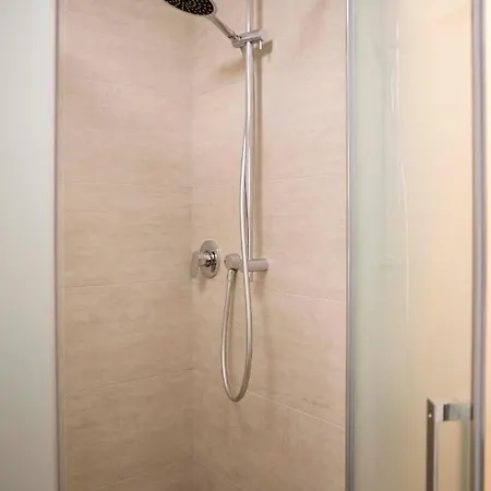 Appartamento Le Rondini - Courtyard With Balcony & Terrace *