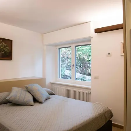 Апартаменты Le Rondini - Courtyard With Balcony & Terrace Леза