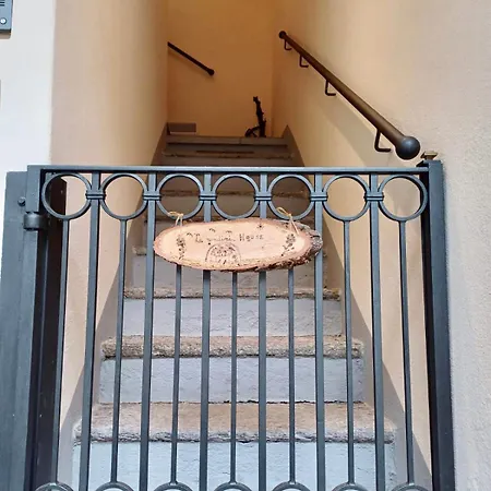 Le Rondini - Courtyard With Balcony & Terrace Леза