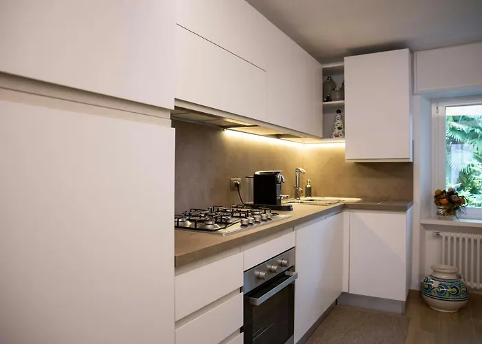 Le Rondini - Courtyard With Balcony & Terrace