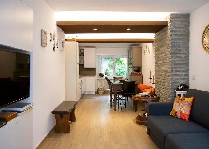 Apartament Le Rondini - Courtyard With Balcony & Terrace *