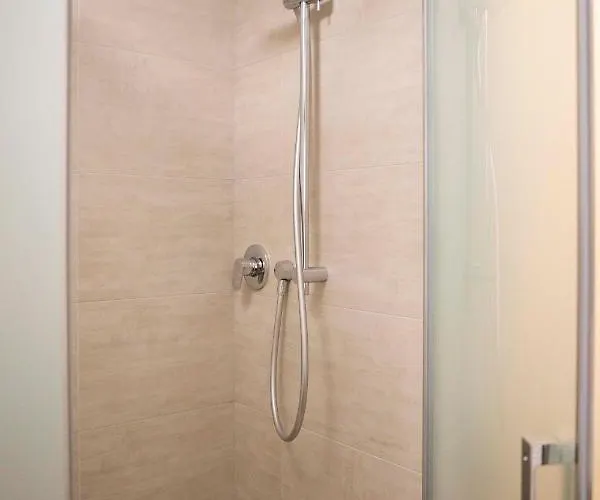 公寓 Le Rondini - Courtyard With Balcony & Terrace *