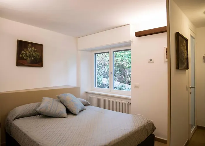 Apartament Le Rondini - Courtyard With Balcony & Terrace Lesa