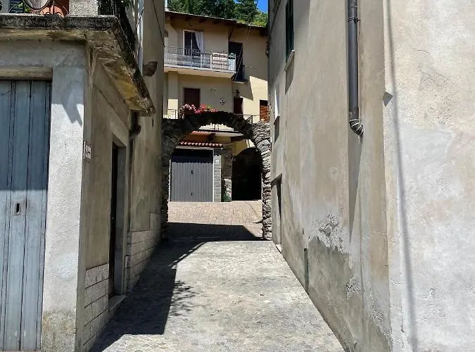 Le Rondini - Courtyard With Balcony & Terrace *