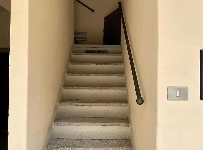 Le Rondini - Courtyard With Balcony & Terrace