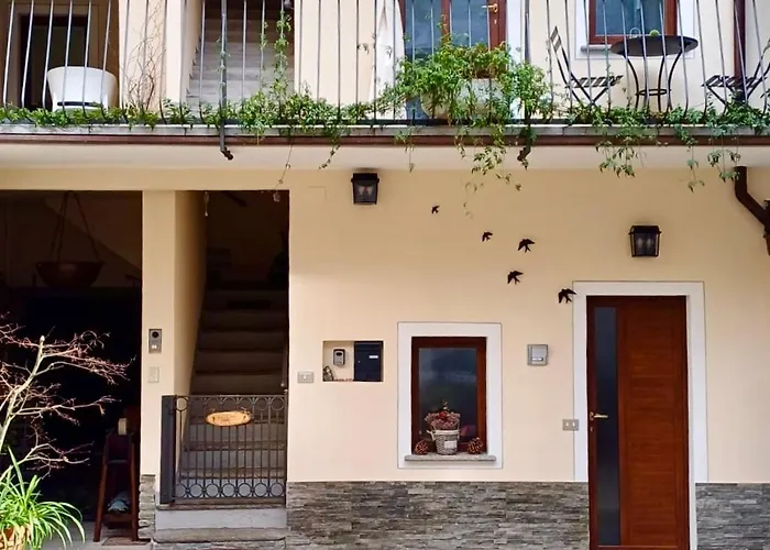 아파트 Le Rondini - Courtyard With Balcony & Terrace